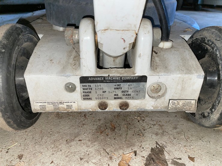#6171-•-advance-floor-polisher-image-10