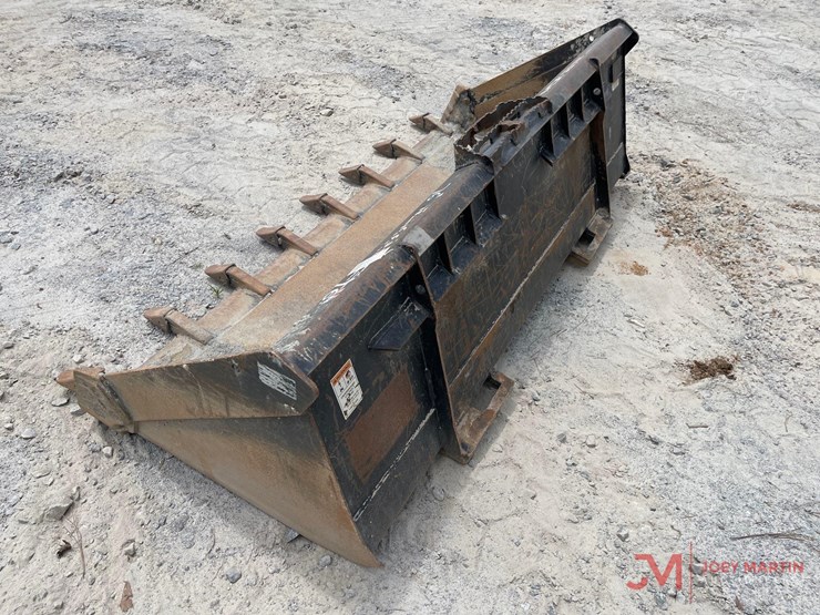 takeuchi-76"-tooth-bucket-skid-steer-attachment-image-5
