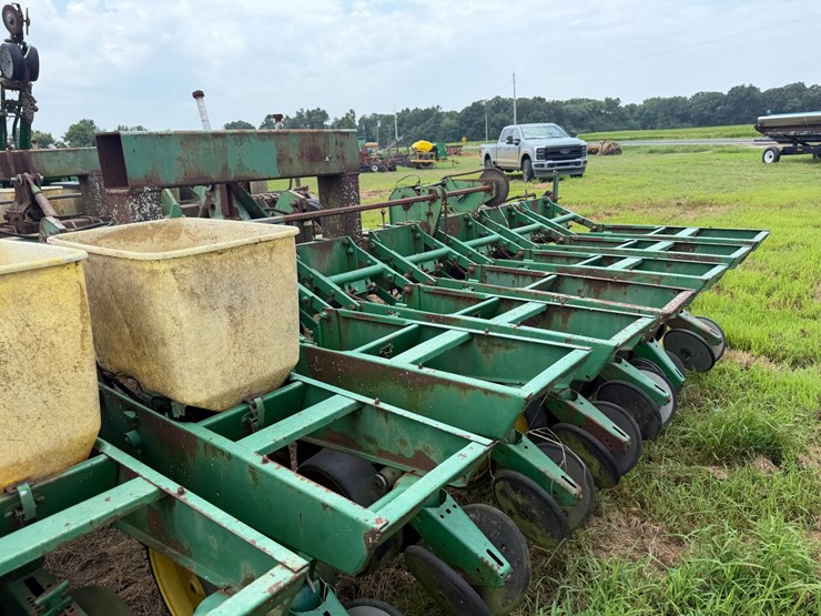 john-deere-530-image-63