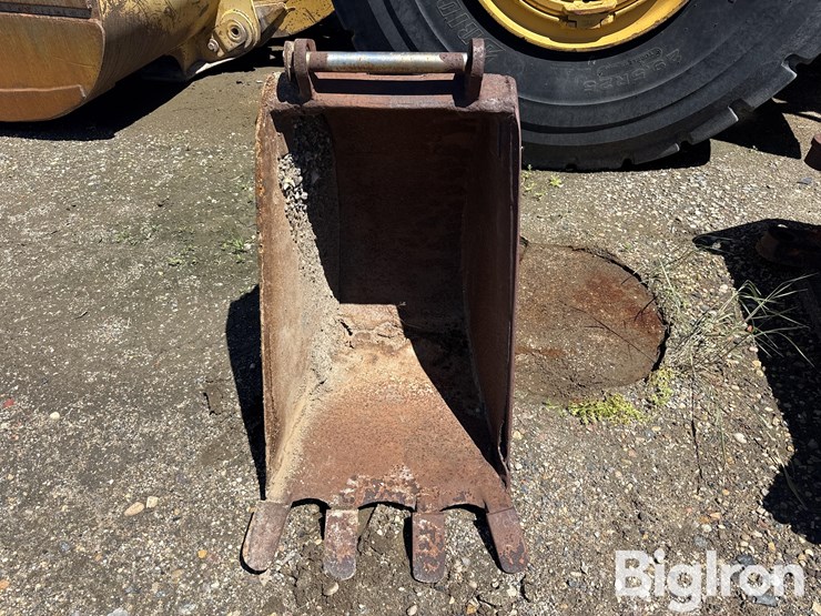 backhoe-bucket-image-2