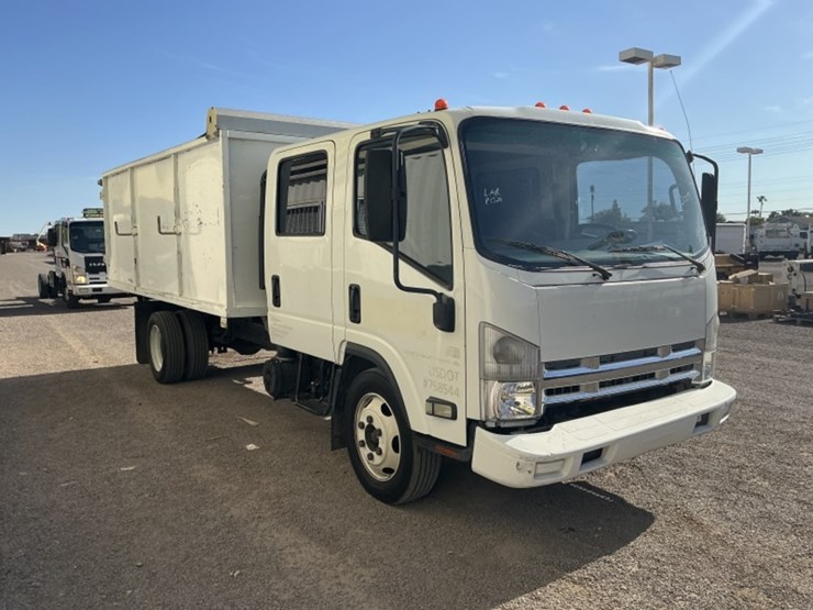 2009-isuzu-nqr-image-4