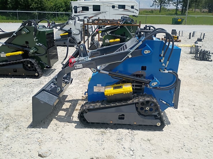 #l63-017-•-2026-zjg-380-mini-skid-steer-image-1