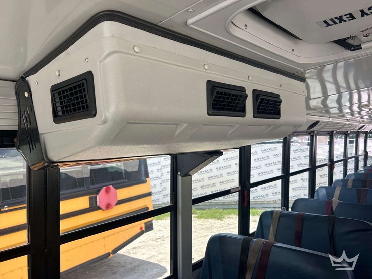 2016-freightliner-b2-image-14