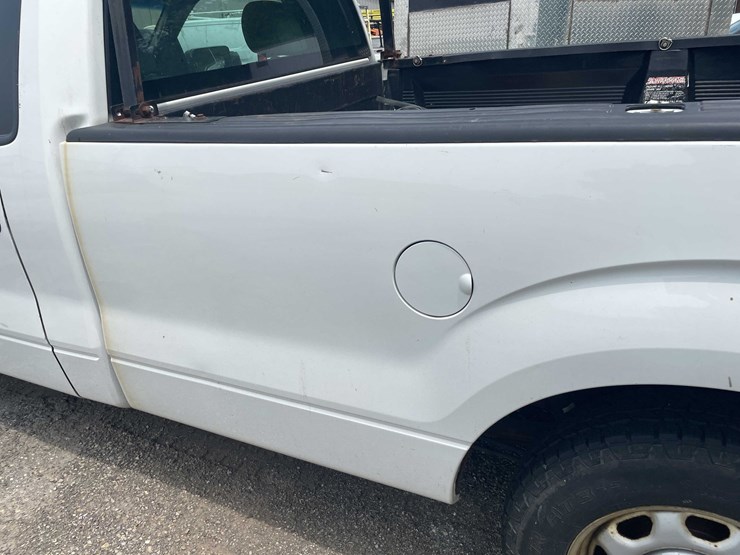 2014-ford-f150-xl-image-40