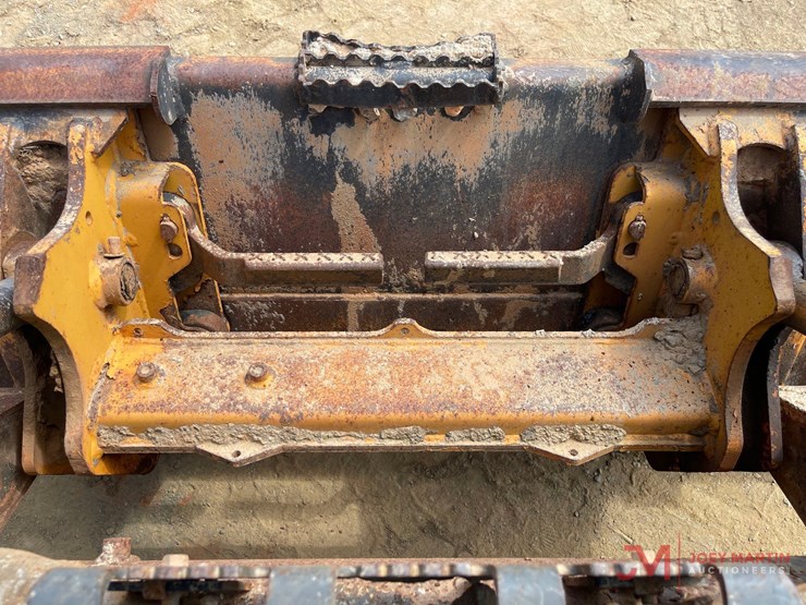2020-deere-331g-image-18