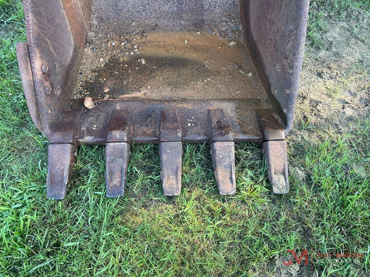 41"-tooth-excavator-bucket-image-9