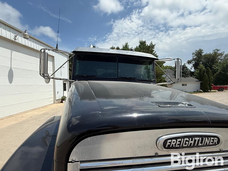 1999-freightliner-fld120-image-13
