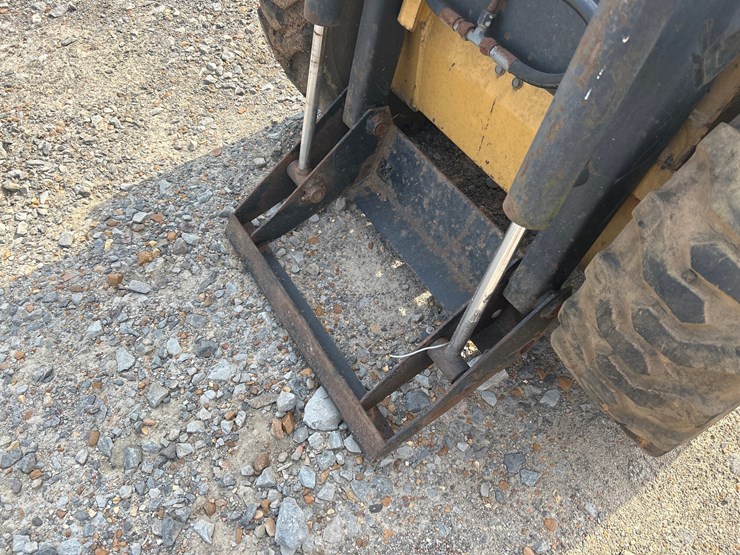 new-holland-l250-image-10