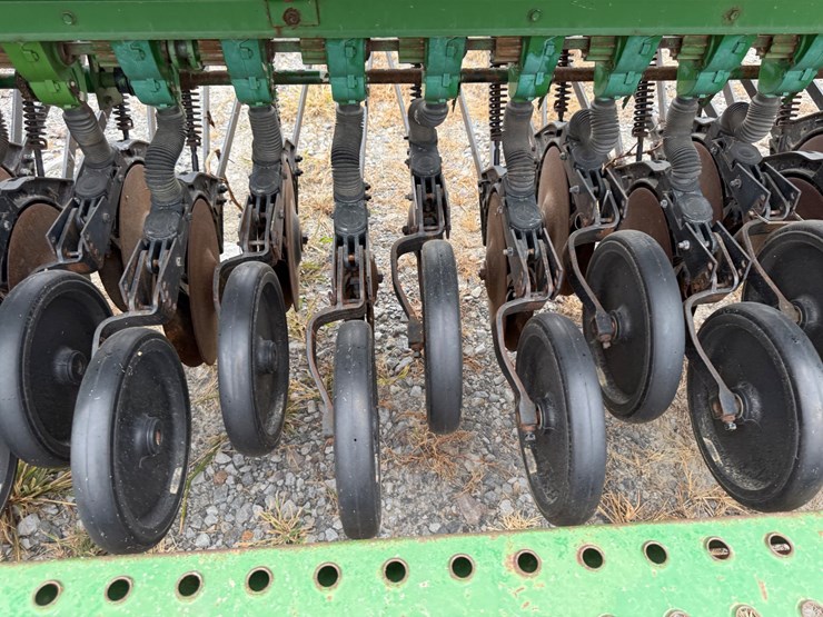 john-deere-450-image-8