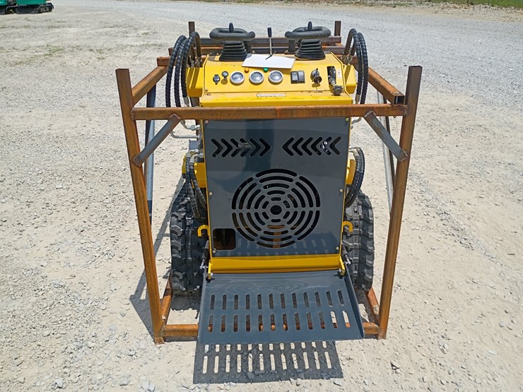 #l63-003-•-2026-zjg-380-mini-skid-steer-image-9