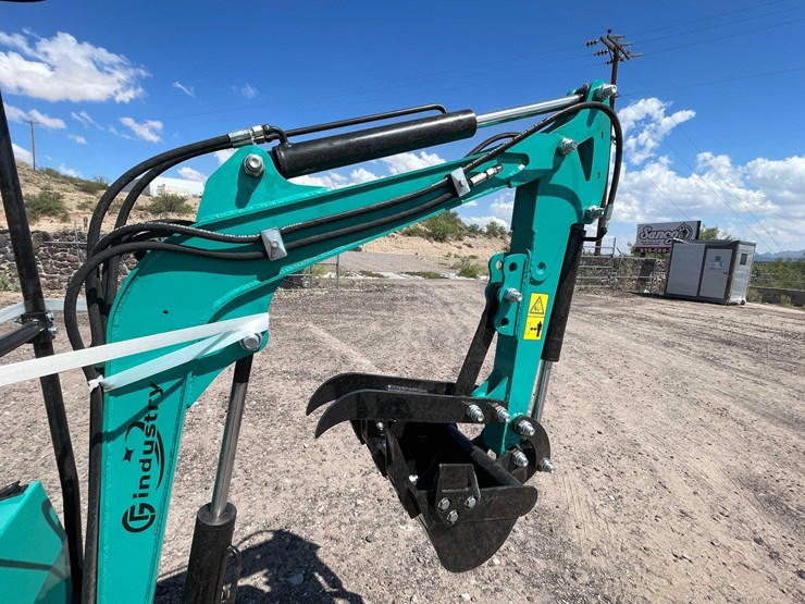 #2458-•-2026-cfg-kt13r-mini-excavator-image-9