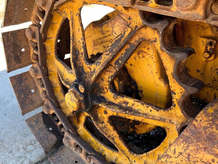 caterpillar-d2-image-14