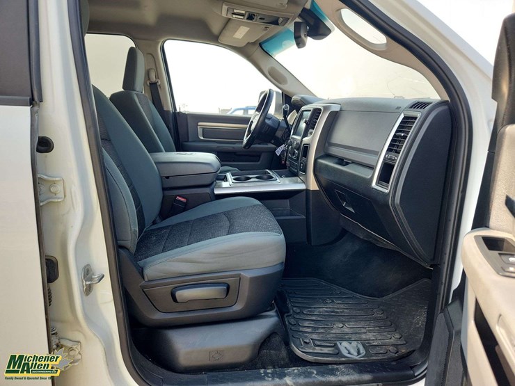 2014-dodge-2500-image-17