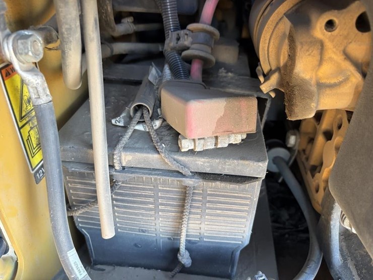 2018-caterpillar-259d-image-36