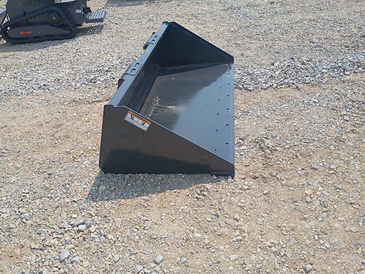 #l73-064-•-wolverine-78"-bucket-skid-steer-attachment-image-2