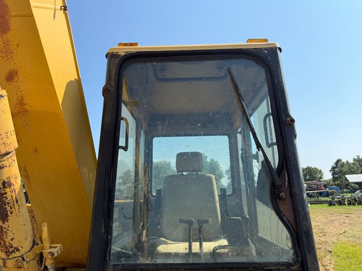 caterpillar-307-image-35