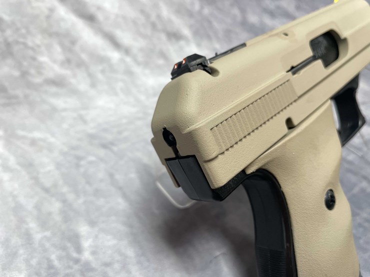 #10872-•-hi-point-c9,-9mm-luger-semi-auto-pistol,-sn:-p10189659-image-4