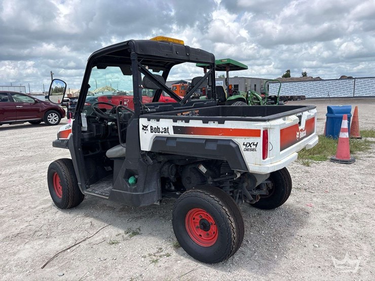 2021-bobcat-uv34-image-4