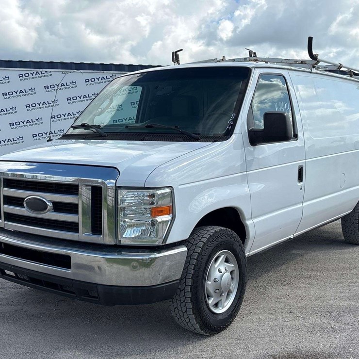 2014 FORD CARGO