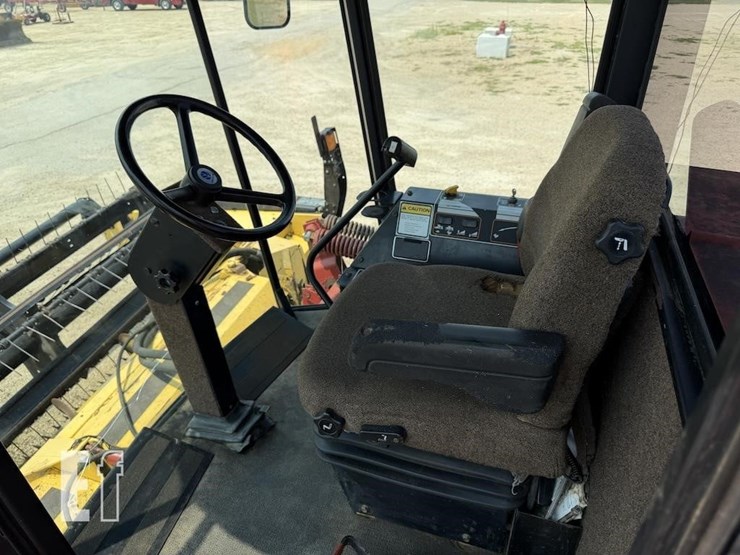 new-holland-2450-image-9