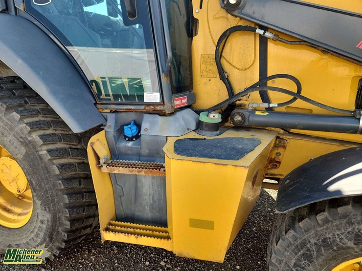 deere-410l-image-40