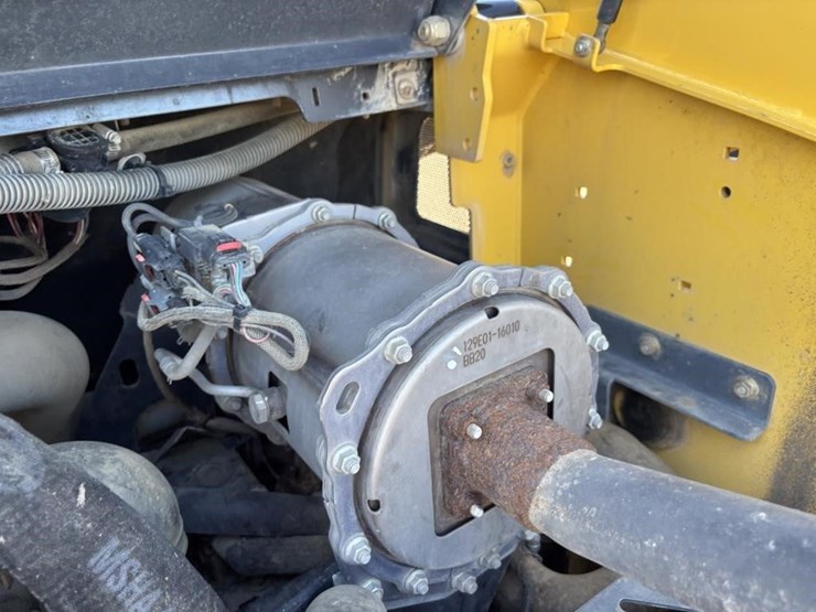 2018-yanmar-s220r-image-46