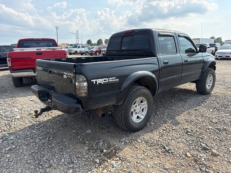 2003-toyota-tacoma-image-3