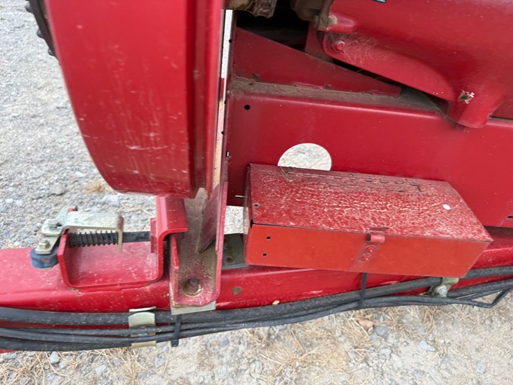 2017-new-holland-bc5070-image-29