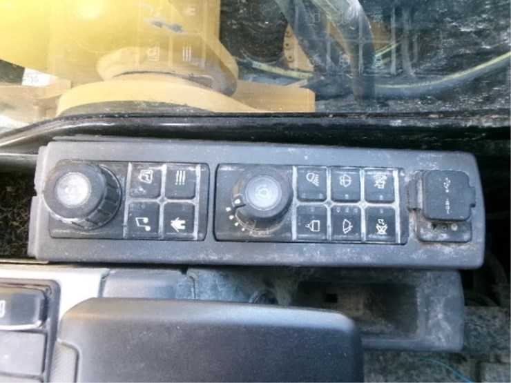 2019-caterpillar-307.5-image-29