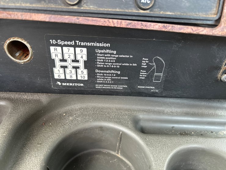 2002-international-9200i-image-30