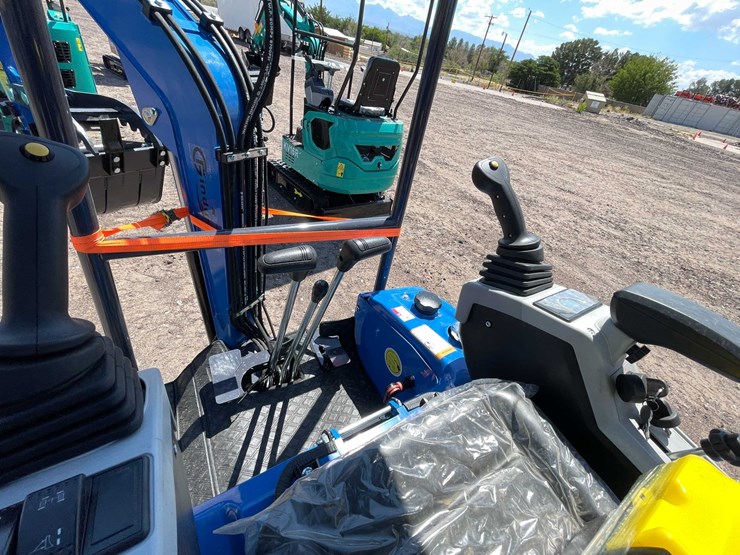 #2450-•-2026-cfg-dm20ym-mini-excavator-image-32
