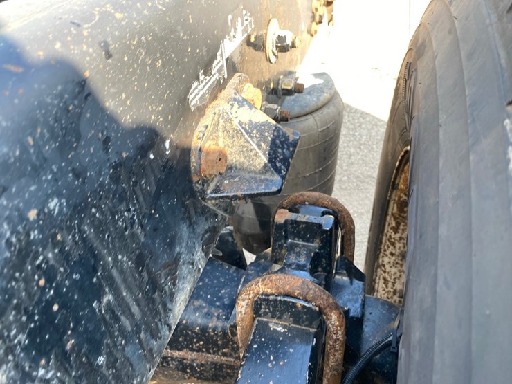 2018-kenworth-t440-image-39