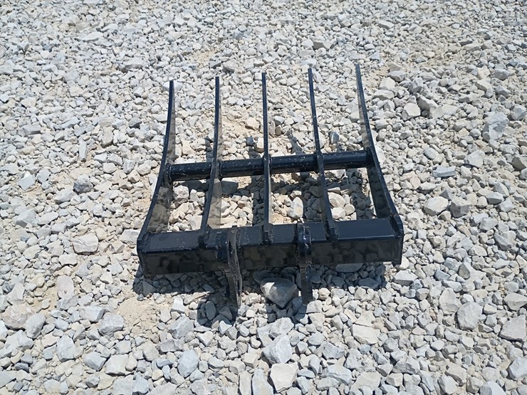 #l63-025-•-rake-mini-excavator-attachment-image-3