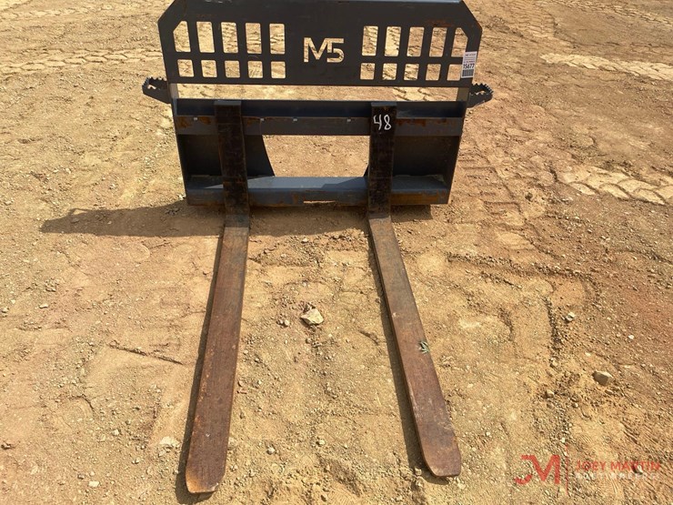 m5-48"-forks-skid-steer-attachment-image-5