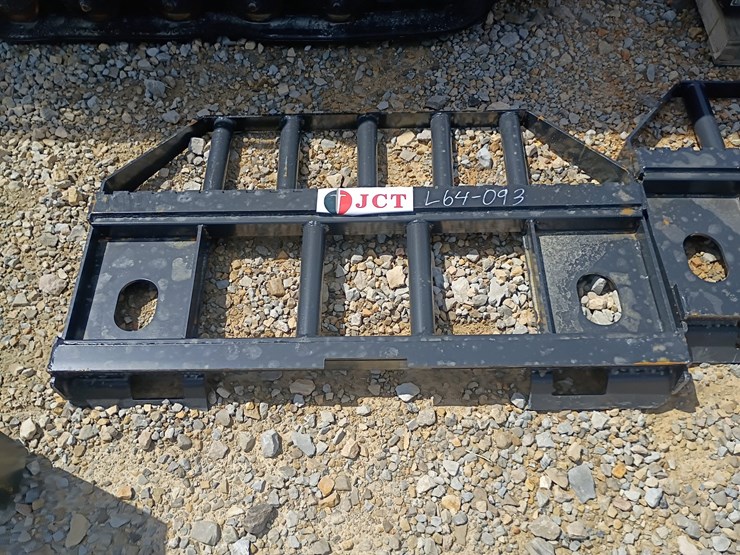 #l64-093-•-jct-pallet-fork-skid-steer-attachment-image-2