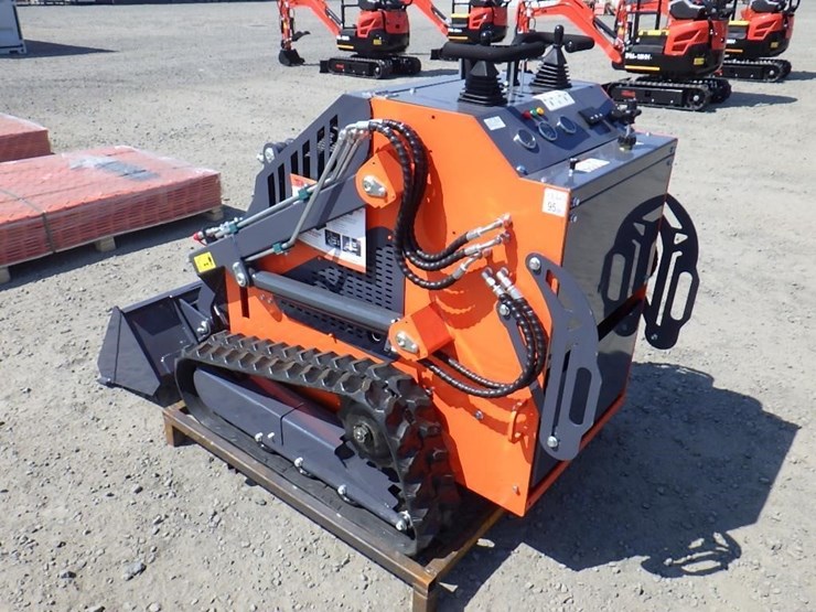 2026-tpm-t460-skid-steer-tracked-loader-image-2