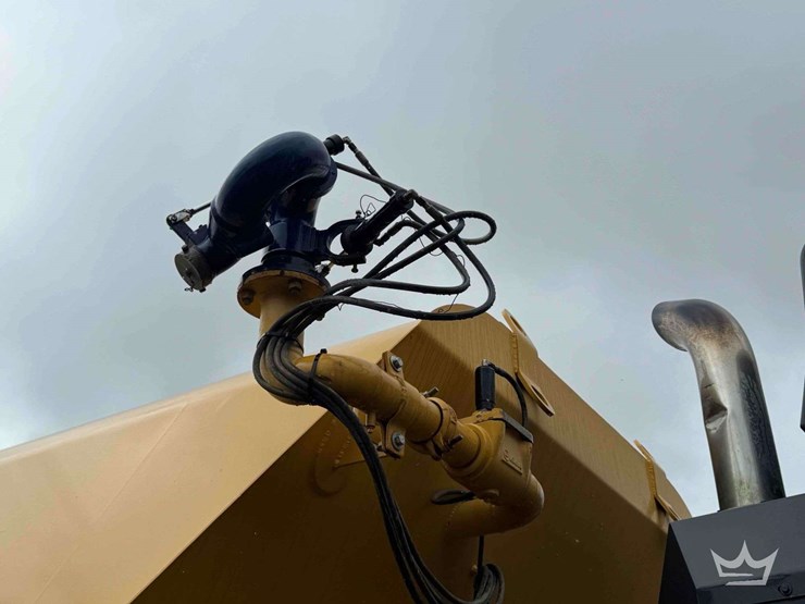 2013-deere-250d-image-32