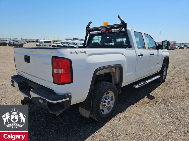 2015-gmc-sierra-2500hd-image-3