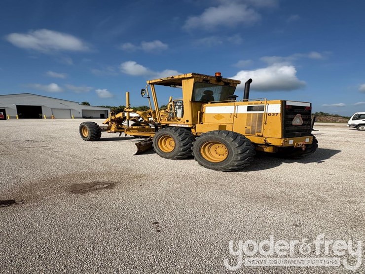 caterpillar-120h-image-7