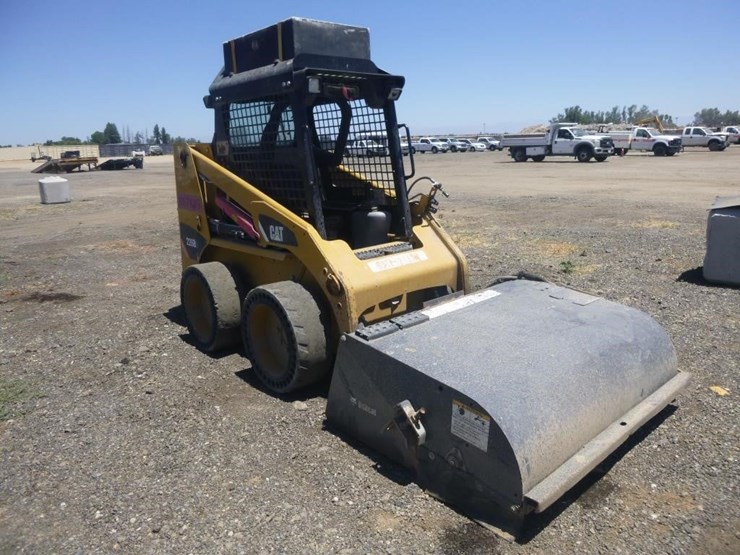 2012-caterpillar-226b3-image-3