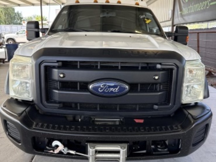 2015-ford-f550-image-3
