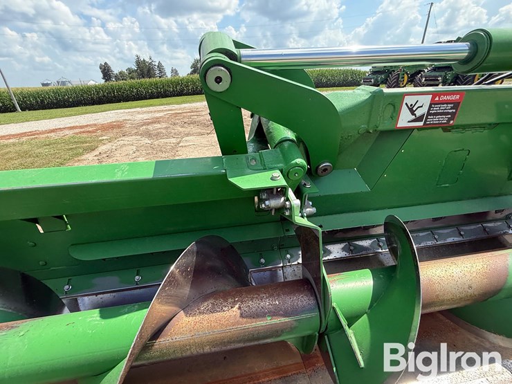 2022-john-deere-c12f-image-19