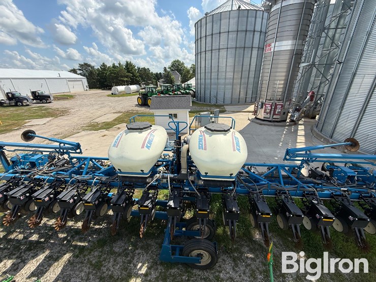 2013-kinze-3600-image-8
