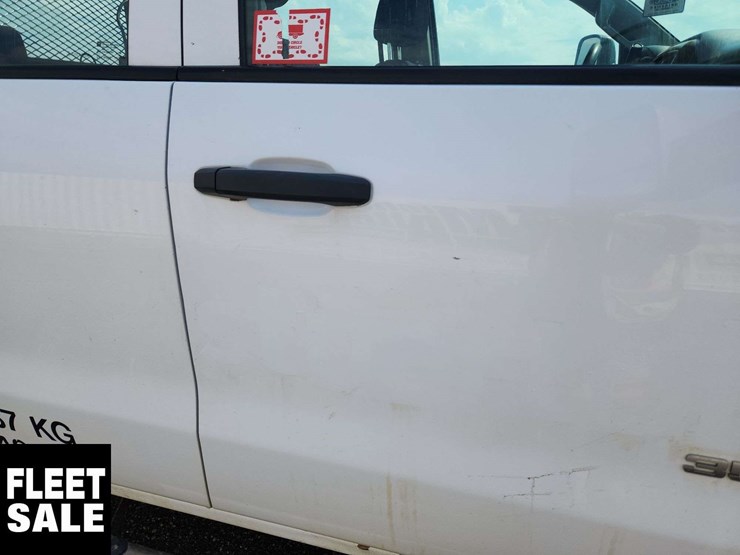 2015-chevrolet-silverado-3500hd-image-49