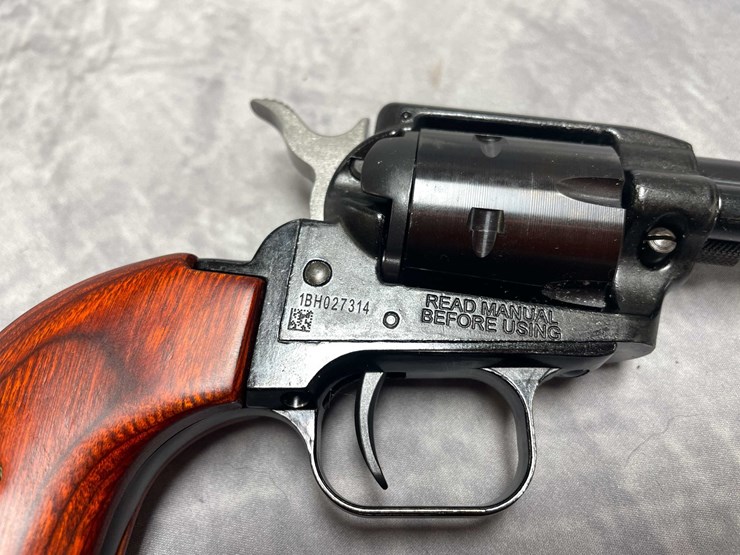 #10869-•-heritage-rough-rider,-22-lr-revolver,-sn:-1bh027314-image-15