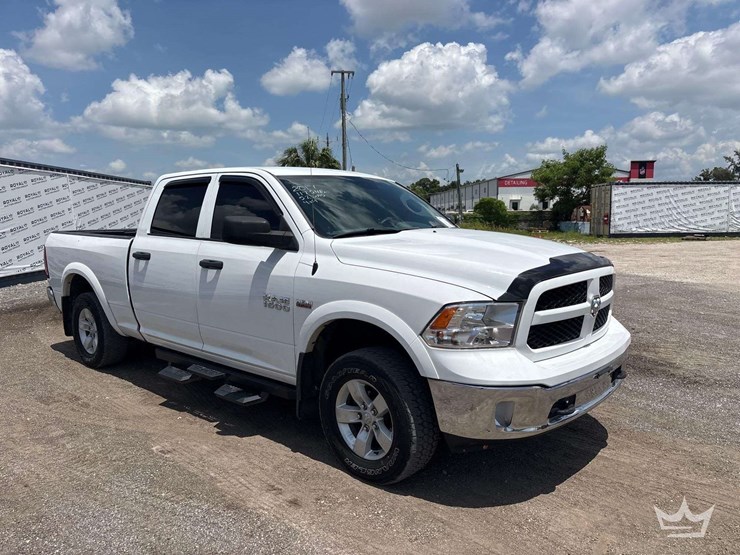 2017-dodge-1500-image-2