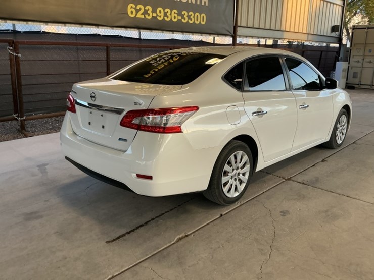 2013-nissan-sentra-sdn-image-7