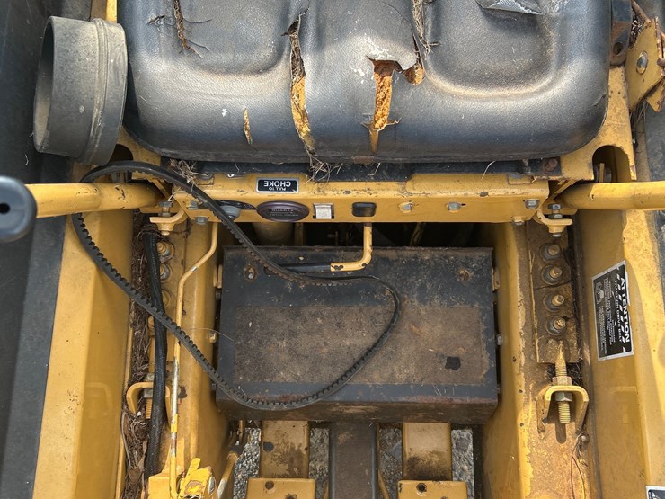 new-holland-l250-image-13