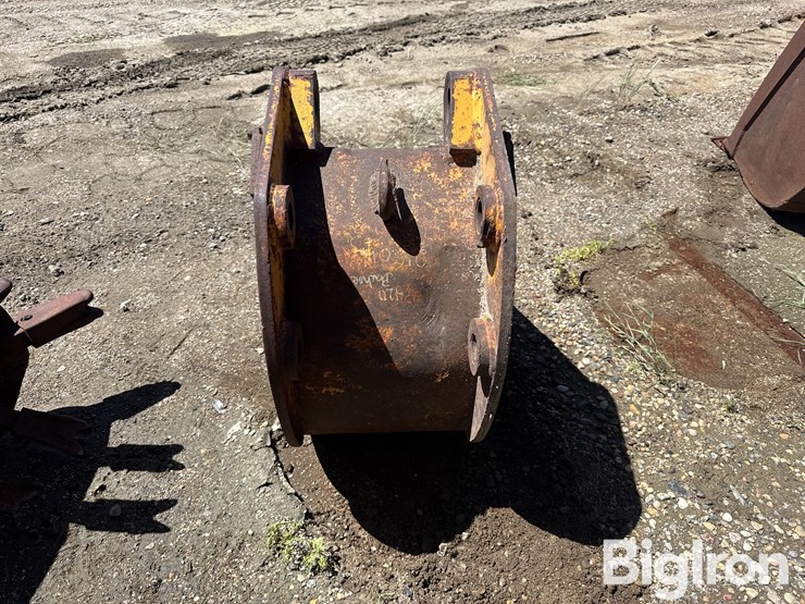 420-backhoe-bucket-image-6