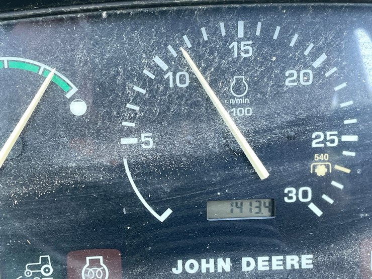 john-deere-4400-image-7